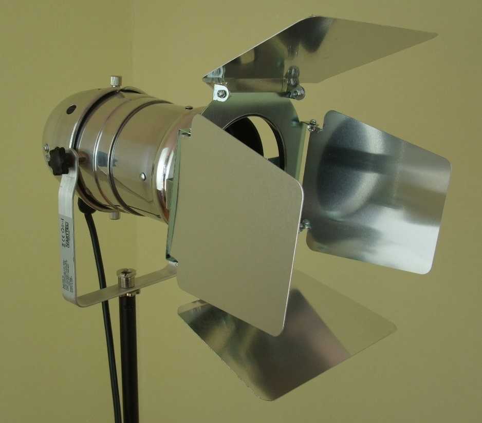 4 x PAR-30 Spot Silber mit E27 Fassung /& Stecker PAR 30 Scheinwerfer Spotlight